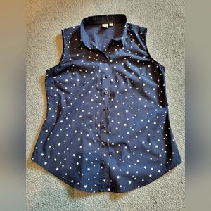 Sleeveless button up